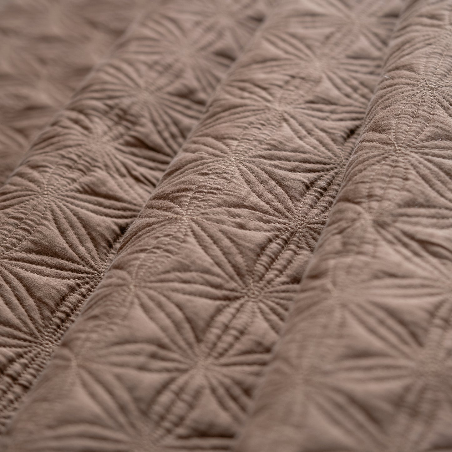 Cotton Heritage Geo Floral Quilt