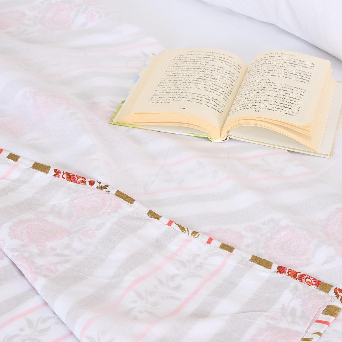 Dohar Jacobean Blossom